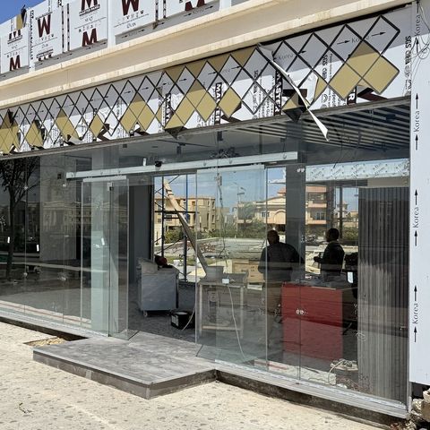 واجهة سيكوريت بباب منزلق من زاوية جانبية